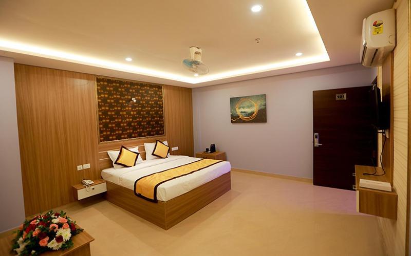 Hotel Emirates Kannangad 外观 照片