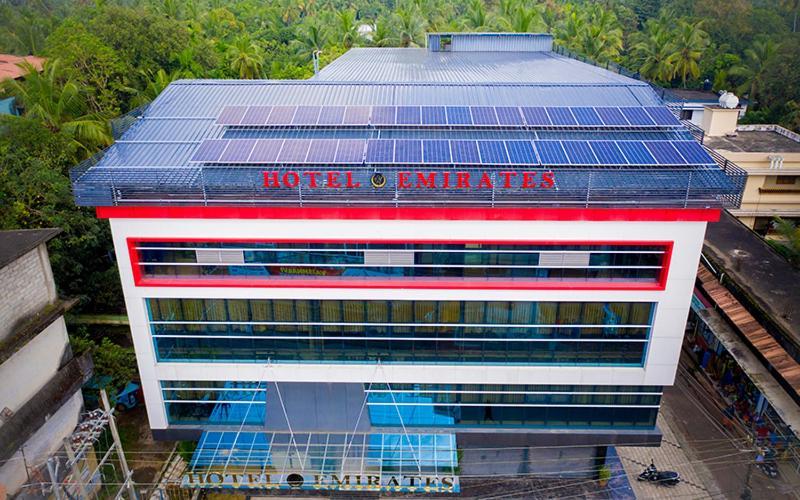 Hotel Emirates Kannangad 外观 照片