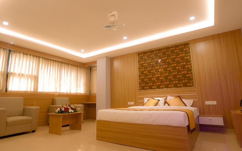 Hotel Emirates Kannangad 外观 照片