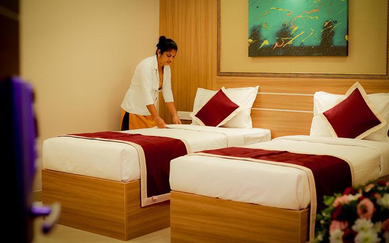 Hotel Emirates Kannangad 外观 照片