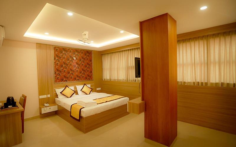 Hotel Emirates Kannangad 外观 照片