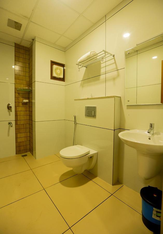 Hotel Emirates Kannangad 外观 照片